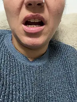 Daiana Andra online show from 10/17/25, 10:12