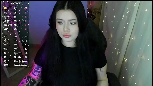 Snapshot of Mona_Esty chatting on 04/22/26, 06:38 Mona Esty online show from 04/22/26, 06:38