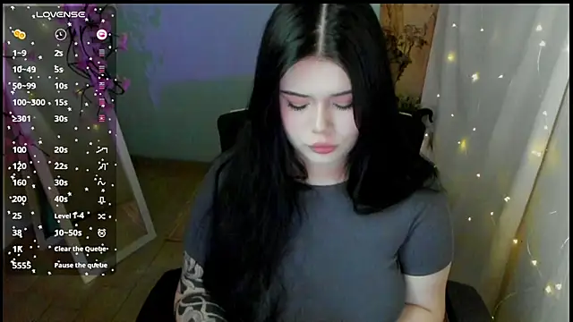 Snapshot of Mona_Esty chatting on 04/24/26, 01:46 Mona Esty online show from 04/24/26, 01:46