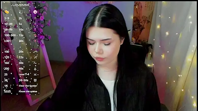 Snapshot of Mona_Esty chatting on 05/05/26, 12:24 Mona Esty online show from 05/05/26, 12:24