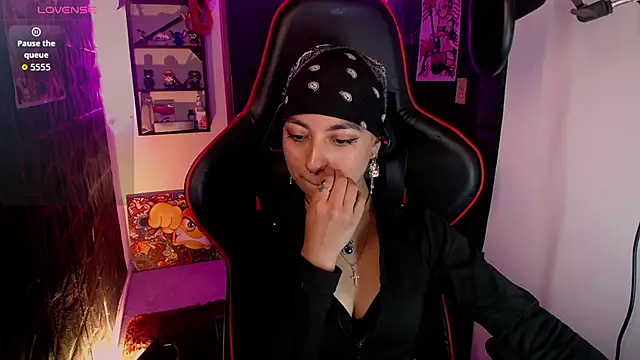 lunarichy22 online show from 11/21/25, 08:29