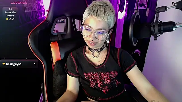 lunarichy22 online show from 12/16/25, 10:15