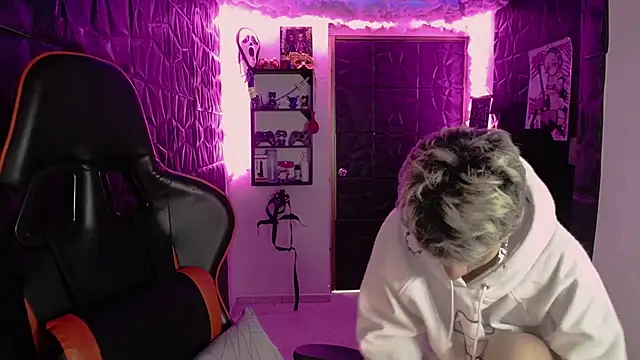 lunarichy22 online show from 02/23/26, 07:22