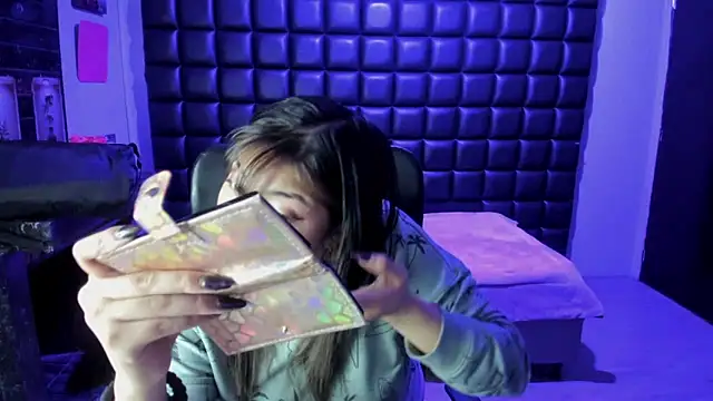 Violetta Swett  online show from 12/17/25, 01:50