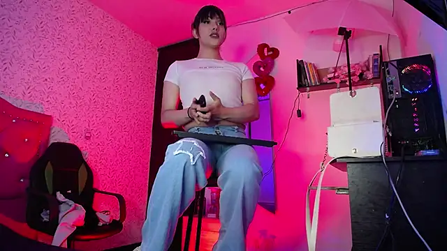 Snapshot of altair_w chatting on 10/14/25, 08:53 altair w online show from 10/14/25, 08:53