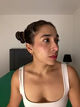 Snapshot of SabrinaEvanss_ chatting on 05/17/26, 06:59 SabrinaEvanss online show from 05/17/26, 06:59