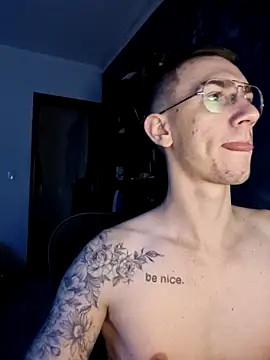 Snapshot of SweetGoodBoy22 chatting on 11/14/25, 12:53 SweetGoodBoy22 online show from 11/14/25, 12:53