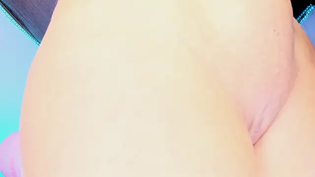 Snapshot of shannon_kinne_ chatting on 05/10/26, 02:22 shannon kinne online show from 05/10/26, 02:22