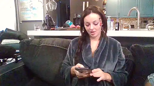 Snapshot of soakeralice chatting on 10/31/25, 06:31 soakeralice online show from 10/31/25, 06:31