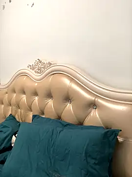 Mile-m online show from 11/02/25, 02:25