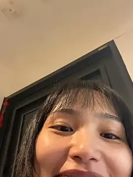 Snapshot of eee79bbb chatting on 04/22/26, 11:34 eee79bbb online show from 04/22/26, 11:34