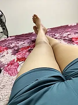 Snapshot of Mymy_love91 chatting on 04/05/26, 12:57 Mymy love91 online show from 04/05/26, 12:57