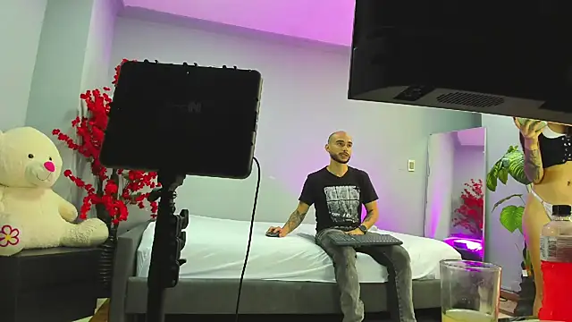 2 fire online show from 11/28/25, 07:38