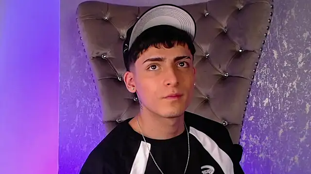 MateoMitchell online show from 11/04/25, 04:33