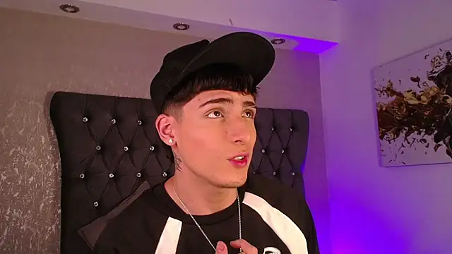 MateoMitchell online show from 11/08/25, 05:29