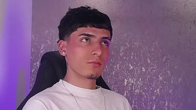 MateoMitchell online show from 12/03/25, 05:04