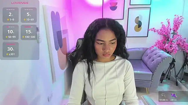 Juliie coper online show from 11/14/25, 12:48