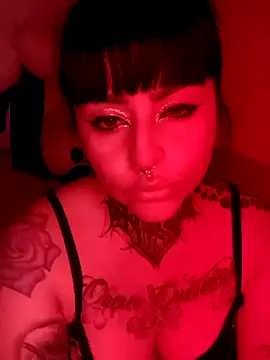 Snapshot of Skarletk chatting on 10/20/25, 06:25 Skarletk online show from 10/20/25, 06:25