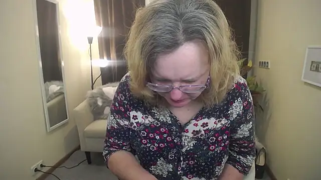 VestaWoody online show from 11/21/25, 07:07