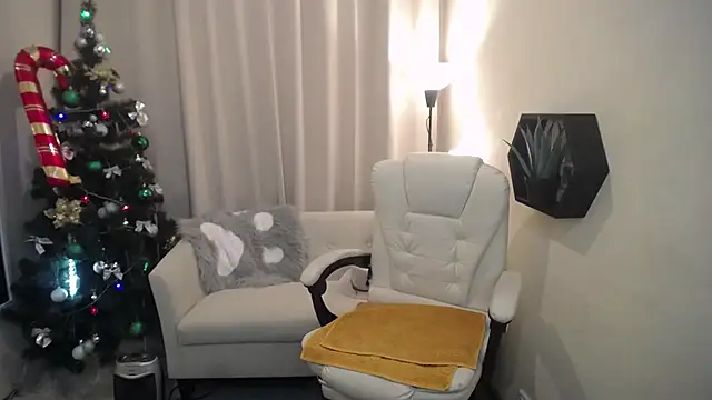 VestaWoody online show from 12/22/25, 07:38