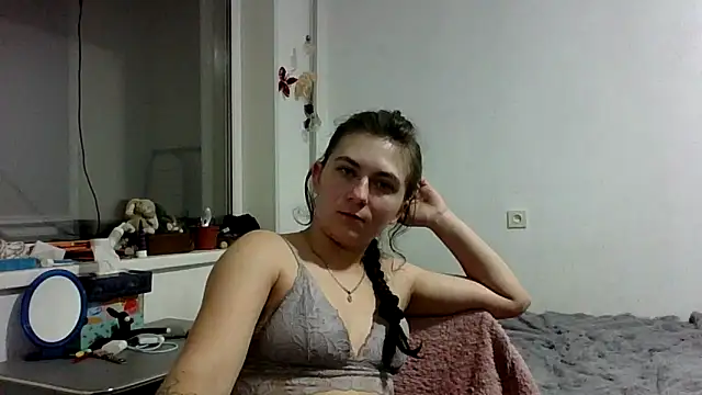 Twolatte1520 online show from 12/22/25, 07:00