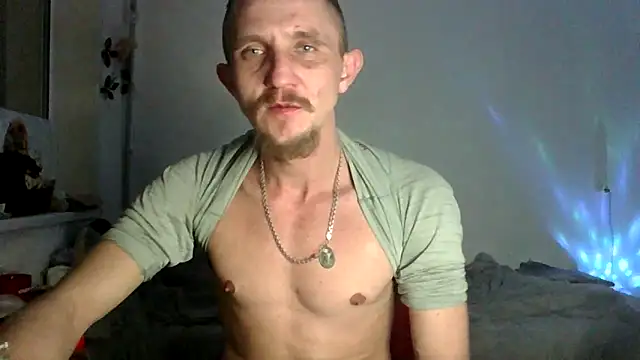 Snapshot of Twolatte1520 chatting on 02/16/26, 01:46 Twolatte1520 online show from 02/16/26, 01:46