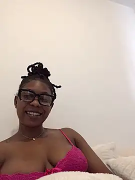 Snapshot of CurvyGoddessXxx chatting on 10/05/25, 02:04 CurvyGoddessXxx online show from 10/05/25, 02:04