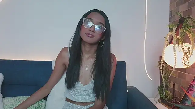 luna valen online show from 03/17/26, 05:11