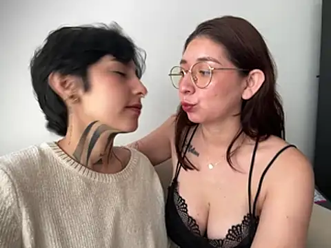 DaisyEmily online show from 04/15/26, 03:41