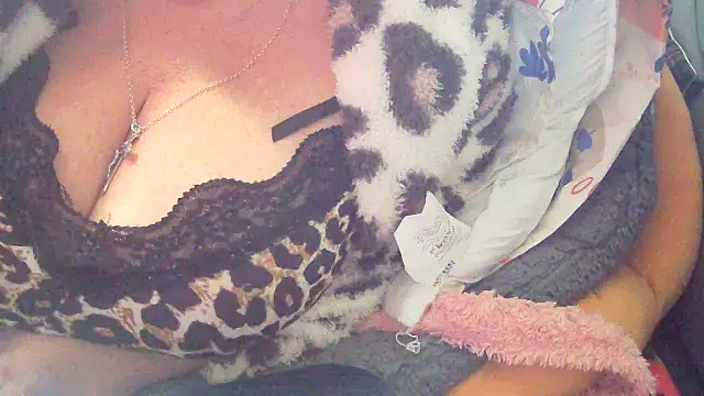 Playful MILF Demi online show from 01/08/26, 08:44