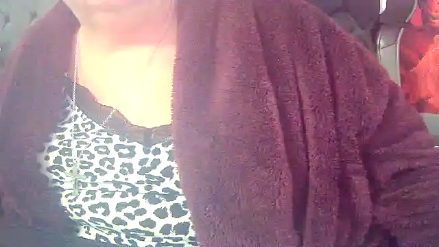 Playful MILF Demi online show from 03/17/26, 05:38