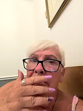 Snapshot of Playful_MILF_Demi chatting on 07/03/26, 11:00 Playful MILF Demi online show from 07/03/26, 11:00
