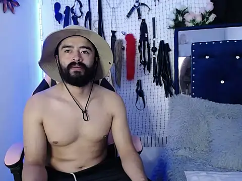 Aron and Queen Annie online show from 11/15/25, 01:25