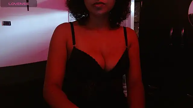 Snapshot of Seductress_Malia chatting on 07/03/26, 03:40 Seductress Malia online show from 07/03/26, 03:40