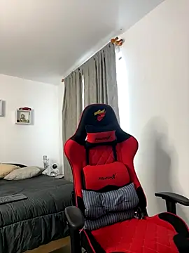 Ezzio Scolaro online show from 10/26/25, 12:00