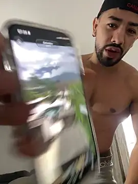 Ezzio Scolaro online show from 10/30/25, 12:39