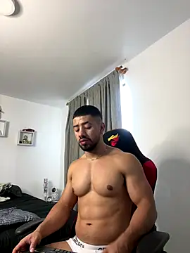 Ezzio Scolaro online show from 11/03/25, 12:06