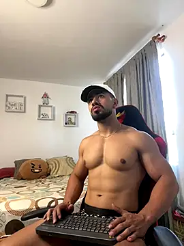 Ezzio Scolaro online show from 12/17/25, 01:39