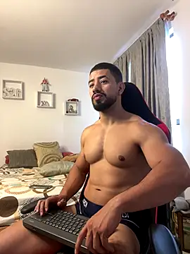 Ezzio Scolaro online show from 12/22/25, 12:13