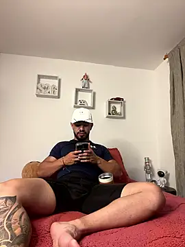 Ezzio Scolaro online show from 01/14/26, 02:17