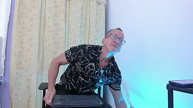  axelking  online show from 03/18/26, 11:46