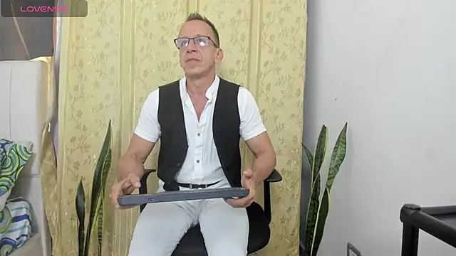 Snapshot of _axelking_ chatting on 07/06/26, 11:51 axelking online show from 07/06/26, 11:51