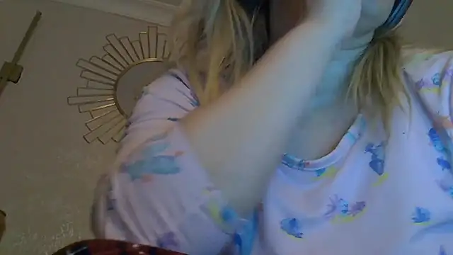 Snapshot of RebornCindy chatting on 01/10/26, 04:14 RebornCindy online show from 01/10/26, 04:14