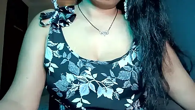 horny milf couple online show from 04/10/26, 04:44