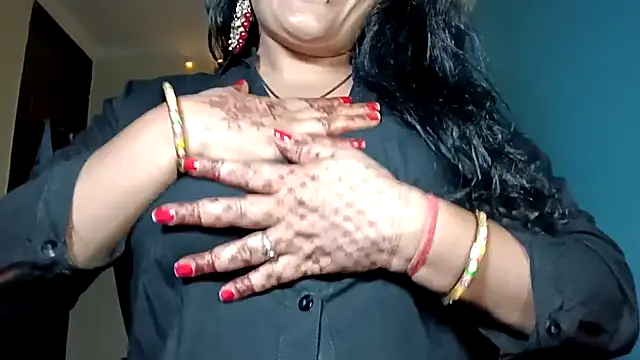 horny milf couple online show from 04/14/26, 08:37