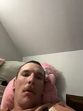 Snapshot of AverageMaleJay chatting on 10/06/25, 10:18 AverageMaleJay online show from 10/06/25, 10:18