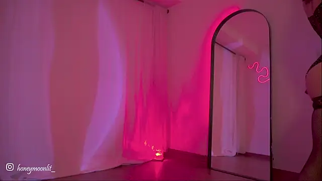  issy online show from 10/12/25, 02:54