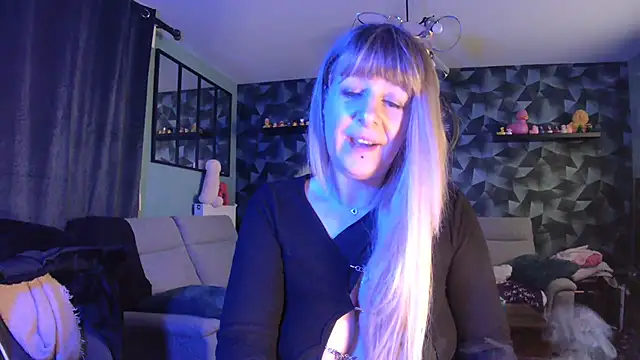 Delichieuse5 online show from 02/03/25, 08:13