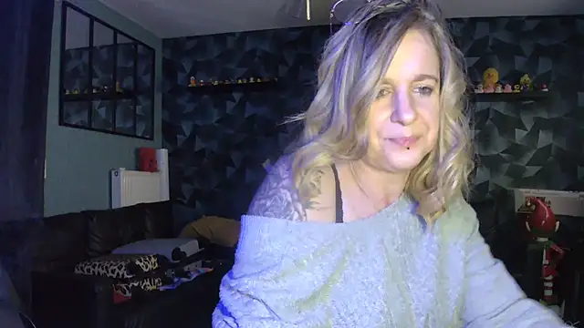 Delichieuse5 online show from 02/09/26, 08:24