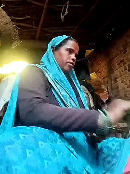 Snapshot of Janvi_tv chatting on 10/27/25, 02:04 Janvi tv online show from 10/27/25, 02:04